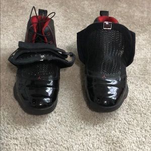 Men’s Micheal Jordan Sixteens Sneakers